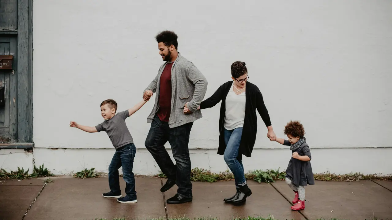 Perbedaan Sensing dan Intuition pada Kepribadian Orangtua dalam Mendidik Anak (photo by pexels.com)