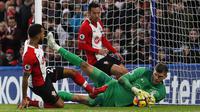 Fraser Forster selalu menjadi kiper utama selama 3 musim sejak kepindahannya dari Celtic ke Southampton pada tahun 2014. ( AFP/Adrian Dennis )