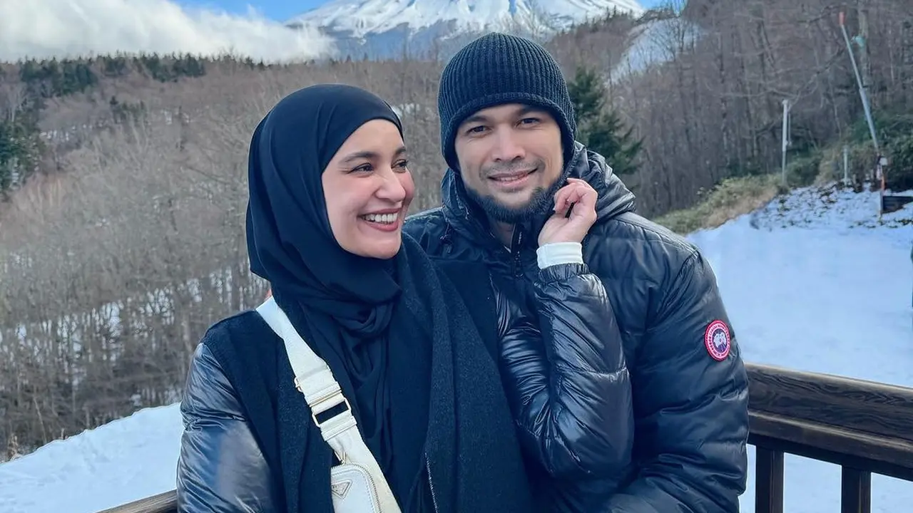 7 Potret Teuku Wisnu dan Shireen Sungkar Ajak Anak Liburan ke Jepang, Seru Banget