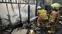 Sebanyak 10 bangunan rumah terbakar di kawasan Tomang, Jakarta Barat, Jumat sore (19/7/2024). (Foto dokumentasi Sudin Gulkamart Jakarta Barat)