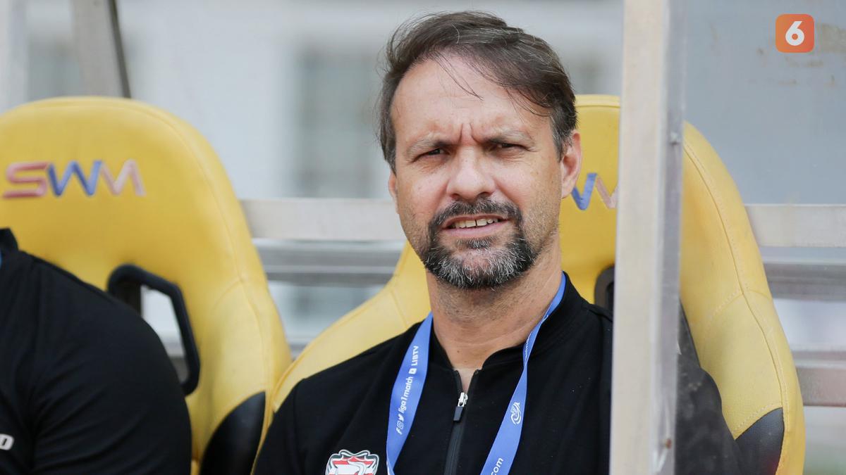 Daftar Lengkap Tim Kepelatihan Persija Jakarta Musim 2025/2026