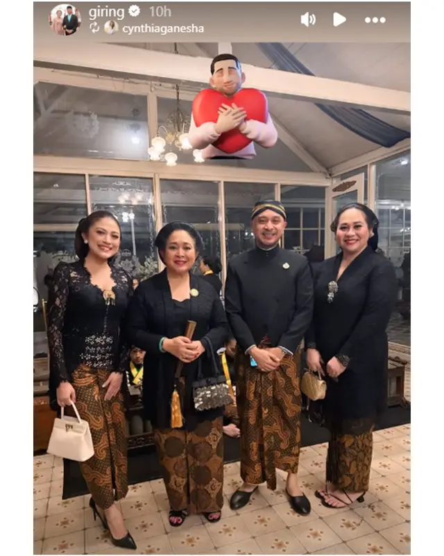 Potret 7 seleb ikuti ritual kirab Malam Satu Suro Solo 2025, penuh khidmat