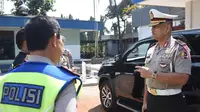 Kakorlantas Polri Irjen Refdi Andri meninjau Pos Induk Patroli Jalan Raya di Serang, Banten. (Liputan6.com/Nafiysul Qodar)