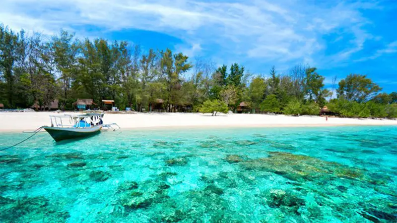 5 Pantai Tersembunyi di Indonesia yang Tawarkan Pesona Tak Biasa