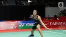 Pebulutangkis tunggal putri Spanyol, Carolina Marin saat melawan Nitchaon Jindapol (Thailand) pada babak pertama Indonesia Masters 2020 di Istora GBK, Jakarta, Rabu (15/1/2020). Carolina Marin unggul 21-13, 21-15. (Liputan6.com/Helmi Fithriansyah)