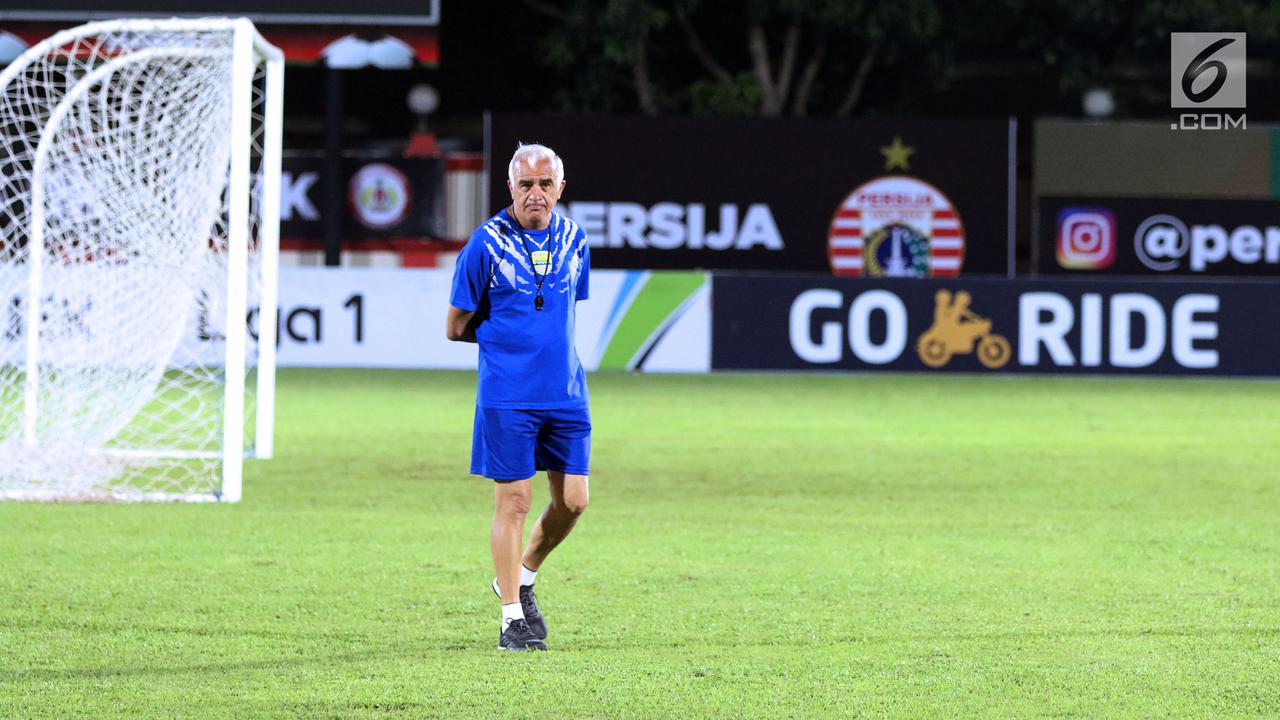 Persib Jajal Stadion PTIK