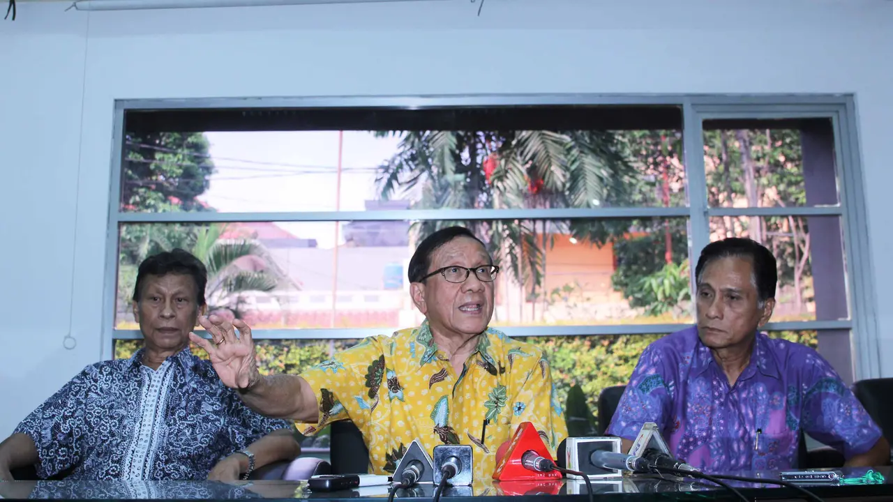 Akbar Tandjung Minta Golkar Ical dan Akbar Gelar Munaslub