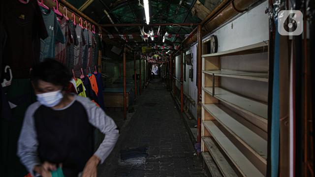 FOTO: Geliat Pasar Baru di Masa PPKM Level 4