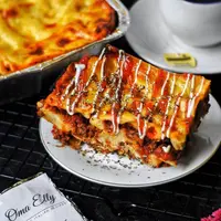 Lasagna Oma Elly. (Instagram/omaelly.id).