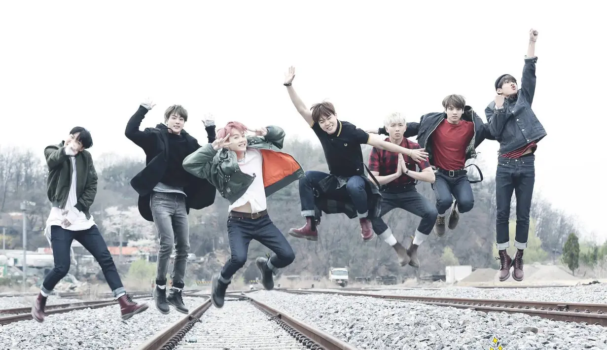 Di 2018, BTS berhasil membawa pualng piala dari ajang Kids Choice Awards 2018. Tentu saja hal ini membuat bangga para personel BTS dan para ARMY. (Foto: Soompi.com)