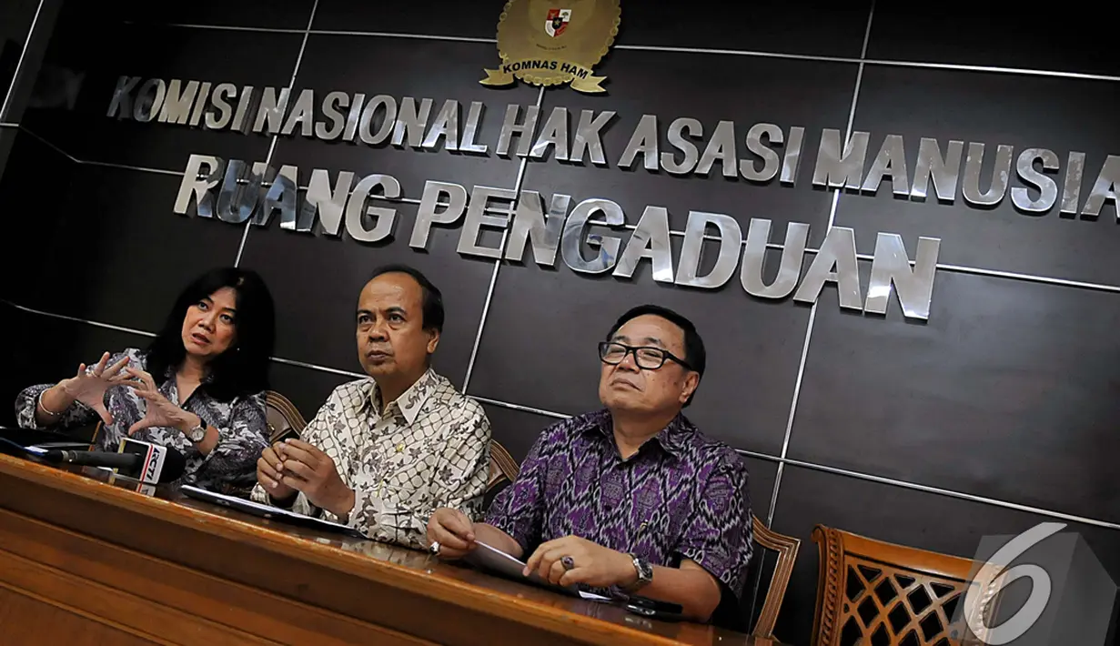 Komnas HAM gelar konferensi pers terkait bentrokan TNI-Polri di Batam, Jakarta, Jumat (21/11/2014). (Liputan6.com/Johan Tallo)