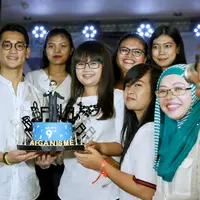 Penyanyi solo, Afgan baru saya merayakan ulang tahun ke sembilan para penggemarnya yang biasa disapa Afganisme. Baginya, bersama penggemar bukan hanya sekedar penyanyi dan idola, tapi lebih dari itu. (Adrian Putra/Bintang.com)