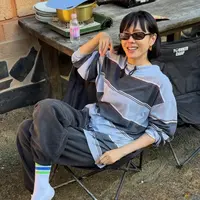 Memiliki anak, kini Son Ye Jin memilih tampil dengan rambut pendek bob. Ia pun memilih mengenakan poni depan yang membuatnya tampak fresh. [@yejinhand]