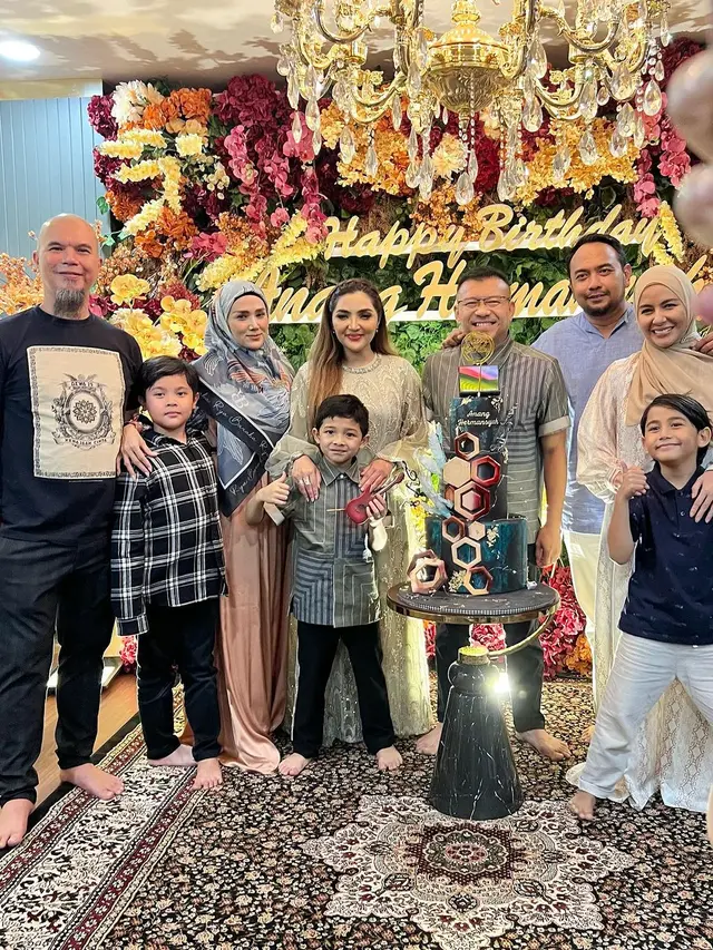 Potret Ahmad Dhani di ulang tahun Anang (Sumber: Instagram/@meisya__siregar)
