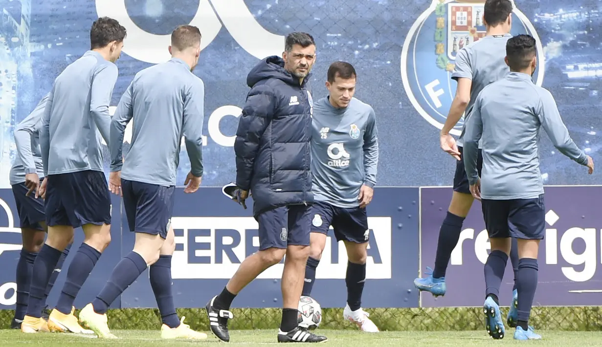 Sergio Conceicao - FC Porto asuhan Sergio Conceicao membuat kejutan usai menyingkirkan raksasa Italia Juventus di Liga Champions musim lalu. (Foto:AFP/Miguel Riopa)