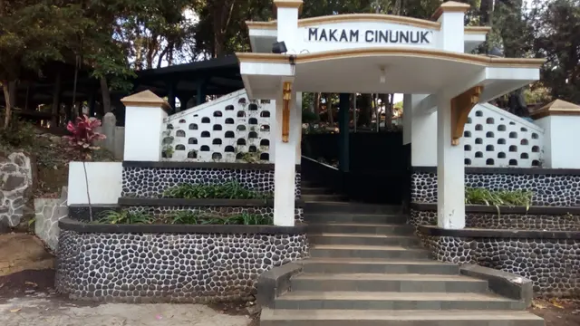 Makam Pangeran Papak, Cinunuk, Wanaraja, Garut
