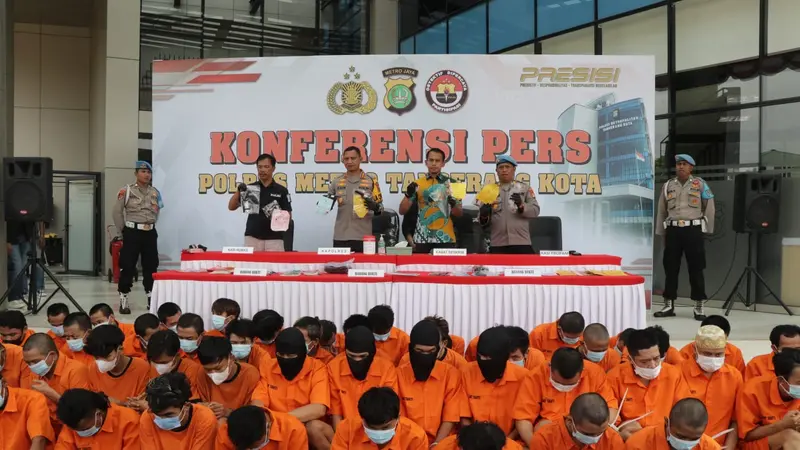 Konferensi pers penangkapan 50 pelaku curanmor oleh Polres Metro Tangerang.