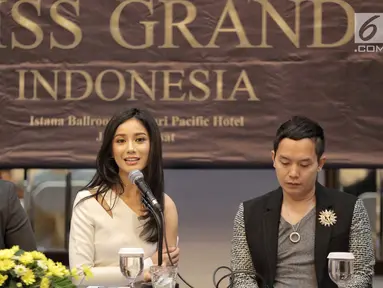 President Miss Grand Indonesia, Dikna Faradiba saat memberikan keterangan pers kontes kecantikan Miss Grand Indonesia 2018 di Jakarta, Jumat (6/7). Kontes kecantikan akan diadakan pada 9 hingga 21 Juli 2018. (Liputan6.com/Faizal Fanani)