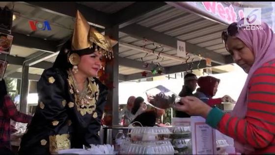VIDEO: Serunya Warga AS Mencicipi Kuliner Khas Indonesia