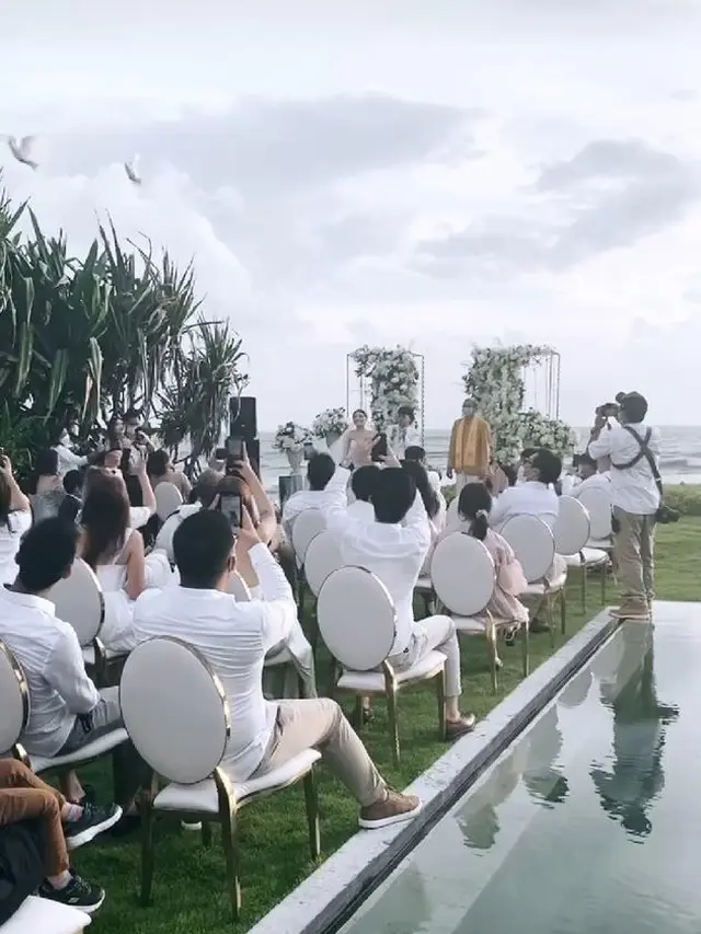 Momen Pernikahan Reza Arap dan Wendy Walters. (Sumber: Instagram/gadiiing)
