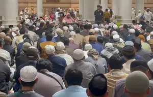 Cerita Warga Depok Batal Pulang Umrah Imbas Serangan Houthi