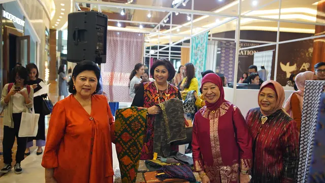 Pameran Dekade Dedikasi oleh Cita Tenun Indonesia