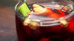 Beberapa minuman tradisional di Indonesia terkenal tidak hanya karena rasanya yang enak, tapi juga karena khasiatnya.