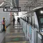 MRT Jakarta menerapkan Protokol Bangkit (Bersih Aman Nyaman Go Green Kolaborasi Inovasi Tata Kelola).