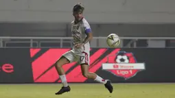 2. Stefano Lilipaly (Bali United) - Pemain naturalisasi kelahiran Belanda ini merupakan pemain yang bisa menjadi motor serangan Bali United. Lilipaly itu dikenal dengan tusukan-tusukan mematikan dan assist yang selama ini menjadi ciri khasnya. (Bola.com/Yoppy Renato)