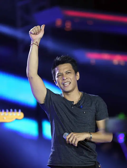 "Sudah berhasil menyelesaikan master project kita, ada beberapa projek yang dilakukan. Tahun 2017 final album kedua kita bakal diseriuskan. Proses dari bulan ini, Januari mulai untuk serius," paparnya. (Nurwahyunan/Bintang.com)