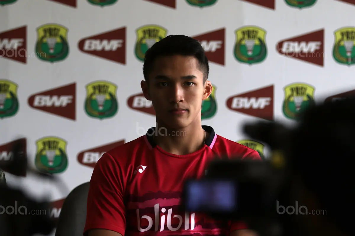 Tunggal putra Indonesia, Jonatan Christie, jadi andalan pada perempat final SEA Games 2017 melawan Kamboja. (Bola.com/Nicklas Hanoatubun)