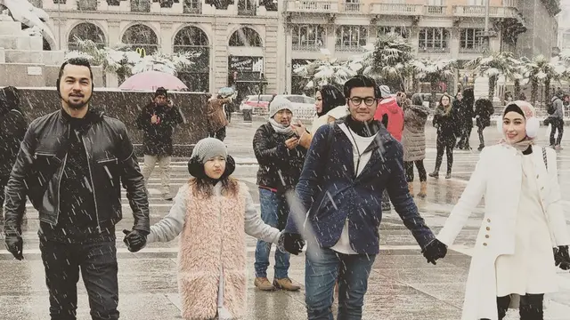 12 Tahun Bersama, Ini 6 Momen Manis Sultan Djorghi dan Annisa