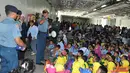 Citizen6, Tanjung Priok: Sekitar seribu siswa TK Yayasan Hang Tuah Seluruh Jakarta, berbondong-bondong datang  mengunjungi KRI Banda Aceh-593 yang bersandar di Dermaga Kolinlamil, Tanjung Priok, Jakarta, Senin (21/5). (Pengirim: Dispenkolinlamil)