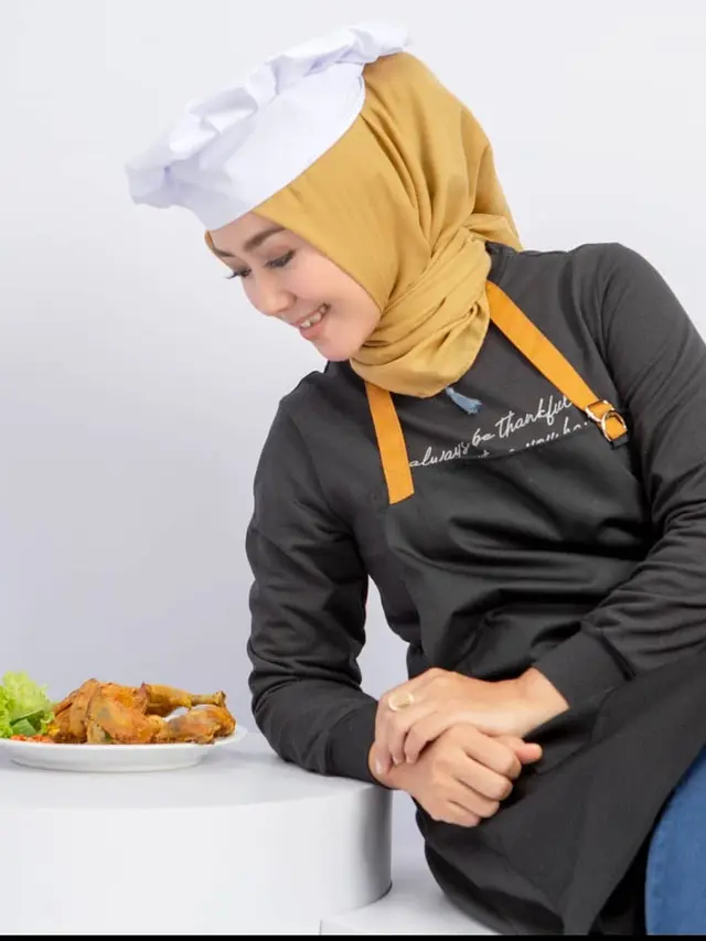 7 Potret Terbaru Gita KDI, Bergelar Hajjah dan Kerja Jadi Tenaga Ahli MPR RI