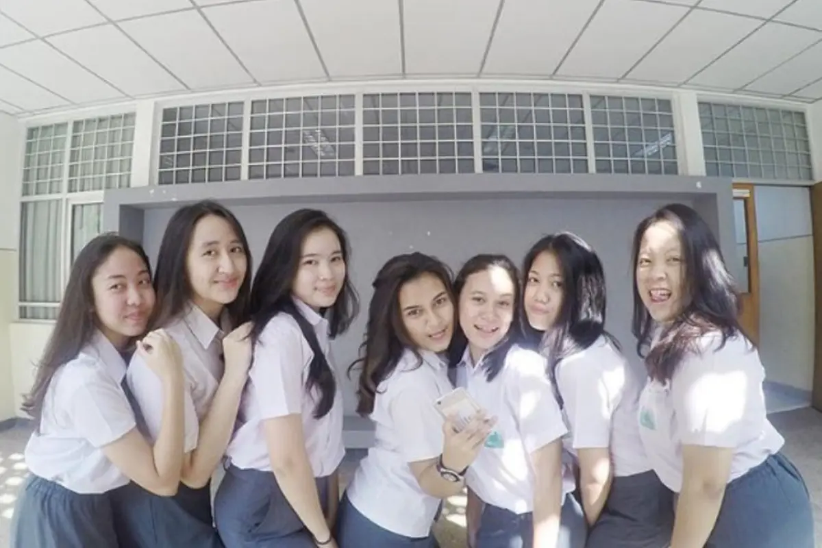 4 Rok Abu-abu Ini Jadi Andalan Siswi SMA Lho