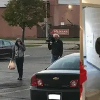 Seorang buronan ingin menyerahkan dirinya jika polisi berhasil mengalahkannya dalam taruhan. Hasilnya... (Sumber Foto: Kapanlagi.com)