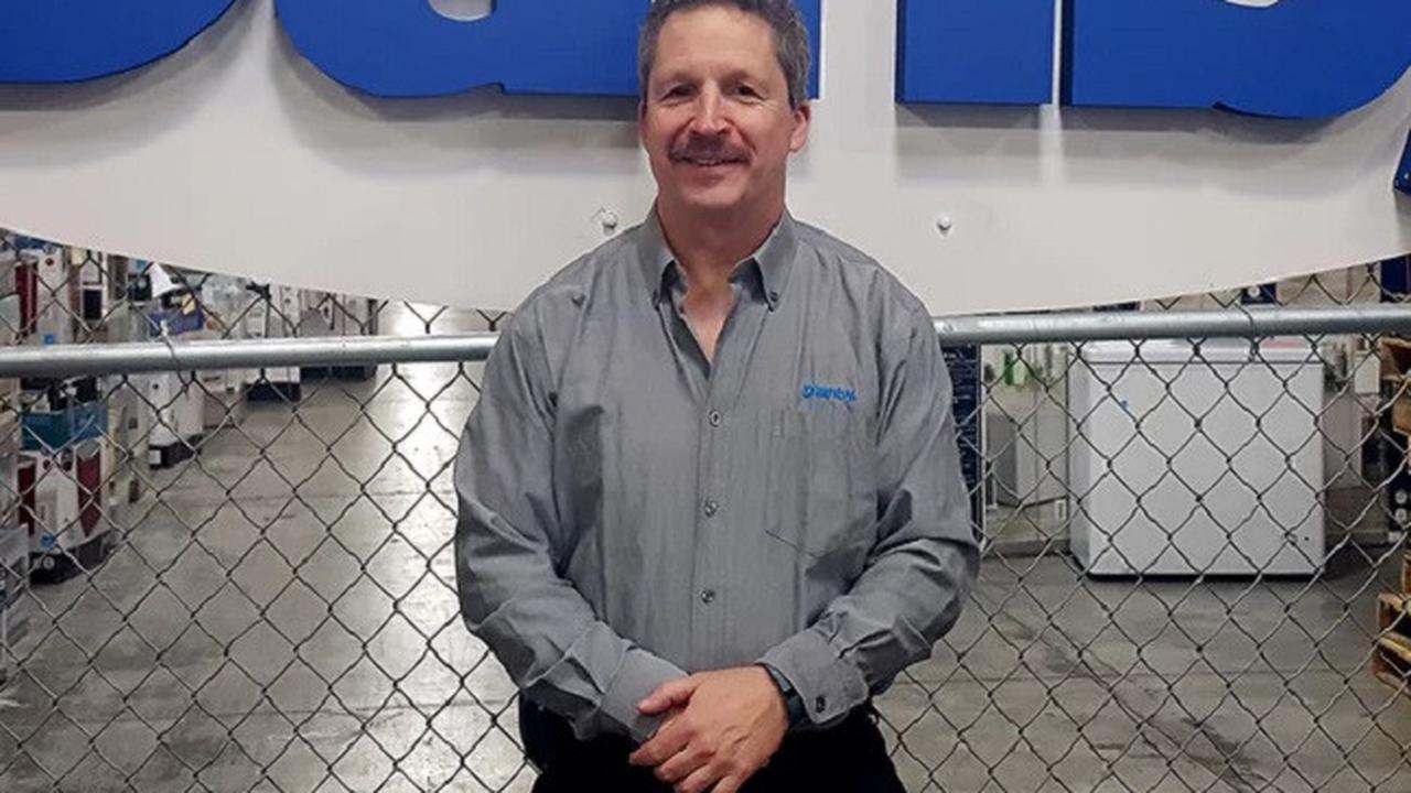 Pria Ini Habiskan Rp 14,6 Miliar untuk Tolong Pengungsi Suriah