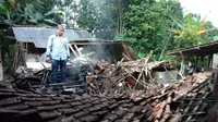 Bangunan rumah di Kecamatan Pamijahan, Kabupaten Bogor, Jawa Barat, yang rusak akibat gempa Sukabumi, Selasa (10/3/2020). (Liputan6.com/Achmad Sudarno)