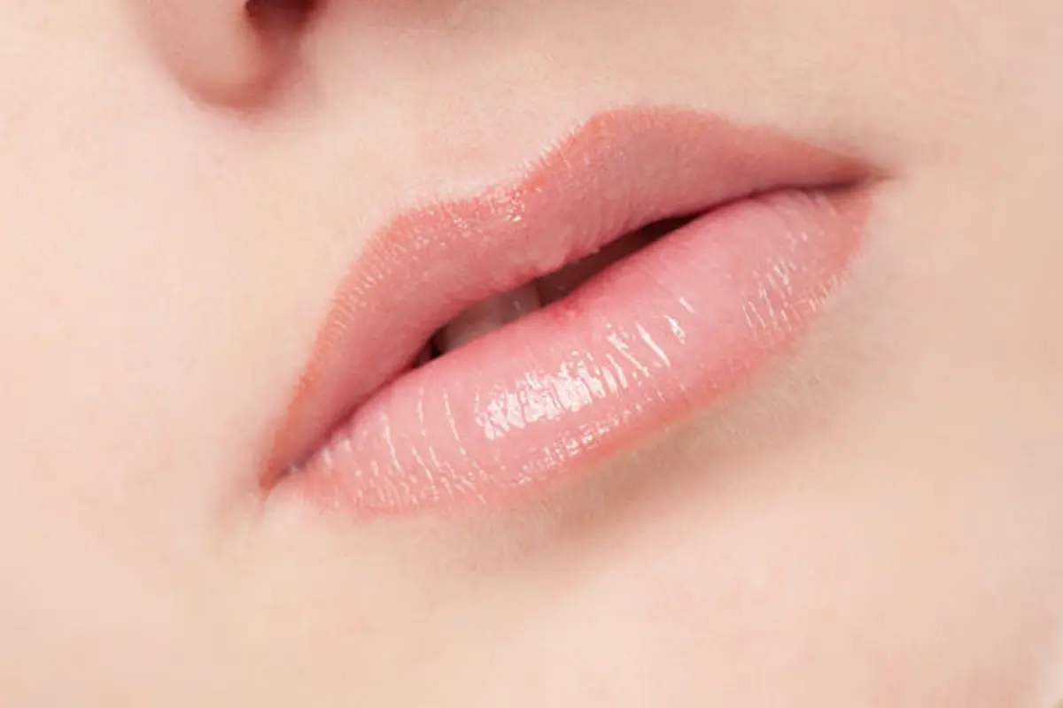 Bibir pink alami