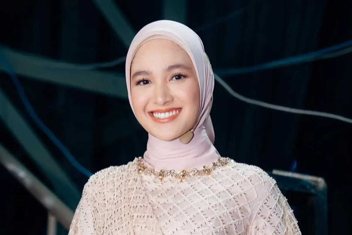 Ide Baju Lebaran Simple dari Cut Syifa