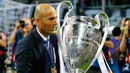 Pelatih Real Madrid, Zinedine Zidane menghadapi tantangan baru di musim depan. (Reuters / Stefano Rellandini)