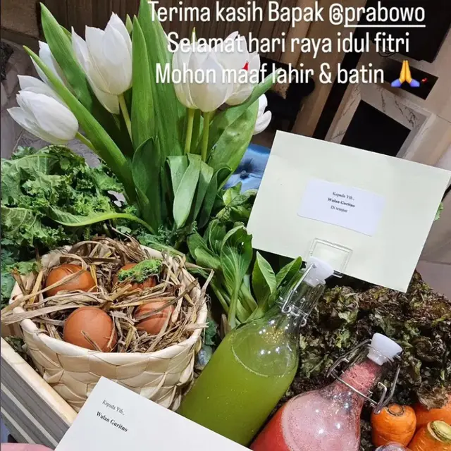 Melihat Isi Hampers dari Presiden Prabowo.