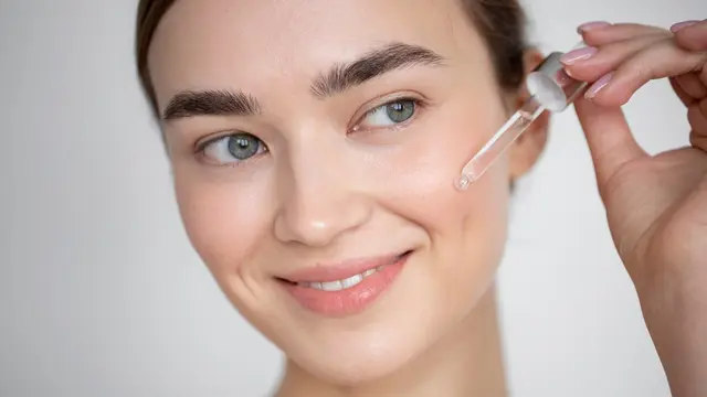 5 Bahan Aktif Skincare yang Paling Dibutuhkan Kulit di Usia 40-an - 4