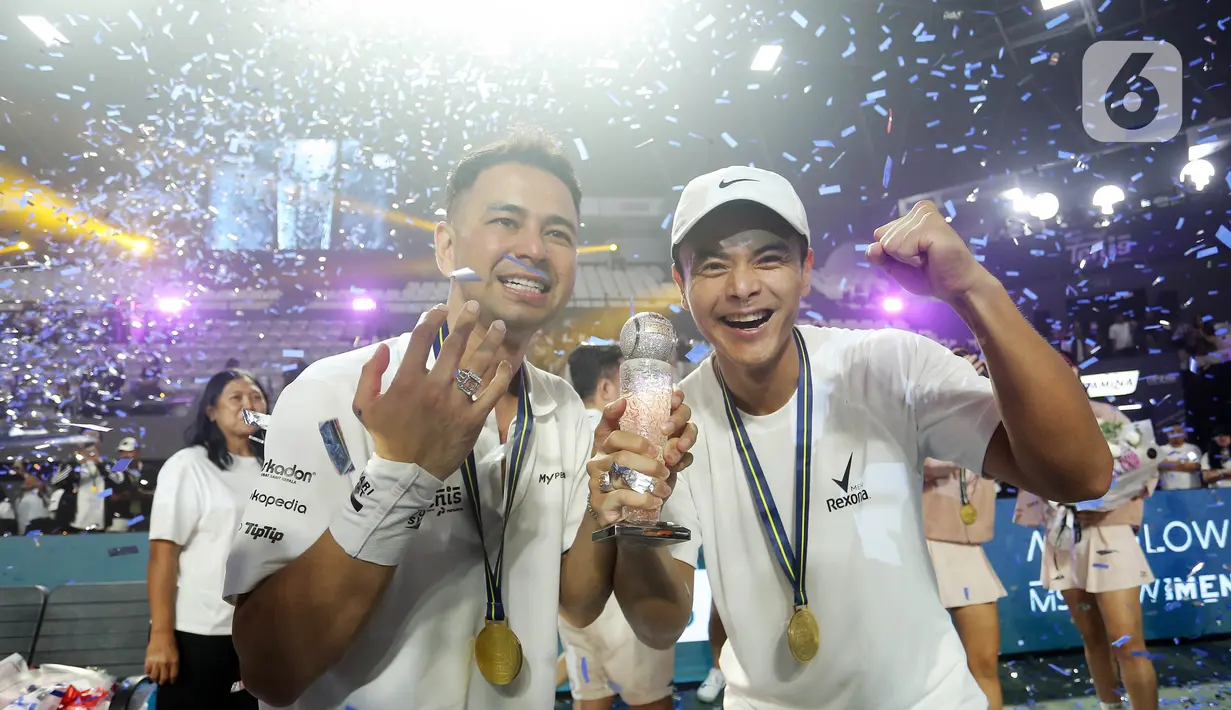 Pertandingan lagi lagi tenis antara Raffi/Dion dan Desta/Dikta berlangsung sengit. (Fimela.com/Bambang E Ros)