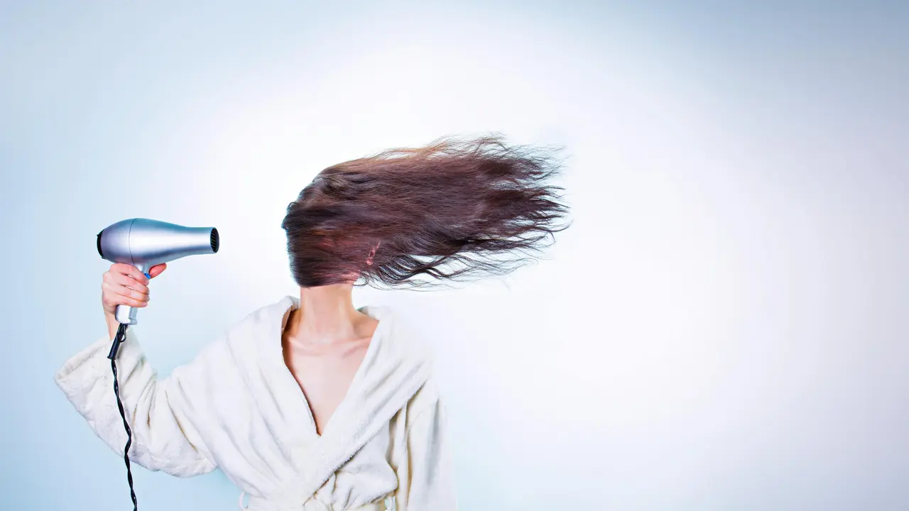 8 Urutan Hair Care Routine Agar Rambut Sehat dan Indah, Bisa Dilakukan ...