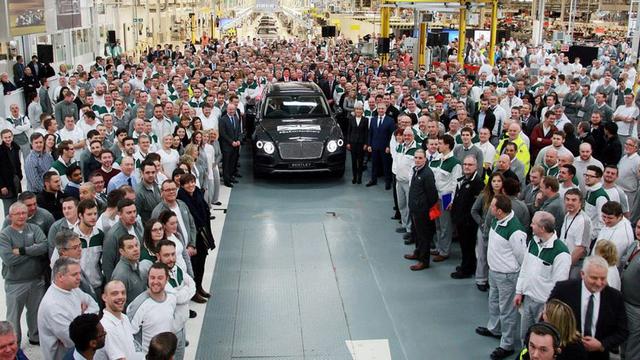 12 Bulan Masa Penantian Bentley Di Inggris Otomotif Liputan6 Com
