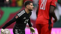 Kiper Aljazira, Luca Zidane beraksi dalam laga Grup E Piala Afrika 2025 melawan Sudan di Moulay Hassan Stadium, Rabat, Markoko, Rabu (24/12/2025) malam WIB. (AFP/Gabriel Bouys)