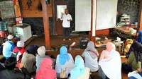 'Wisata Kebun Organik’, program lanjutan Pelatihan Berkebun Organik yang diselenggarakan SDF di Desa Padaasih, Cisarua Kab. Bandung Barat, Sabtu (18/3). (Liputan6.com/Istimewa)