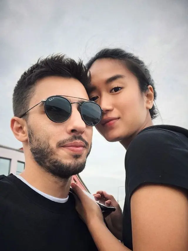 6 Seleb Cantik Tanah Air Ini Punya Pacar Bule