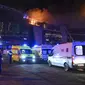 Lokasi penembakan massal dan pembakaran di tempat konser band Picnic, Crocus City Hall, di Moskow, Rusia. (AP/Dmitry Serebryakov)